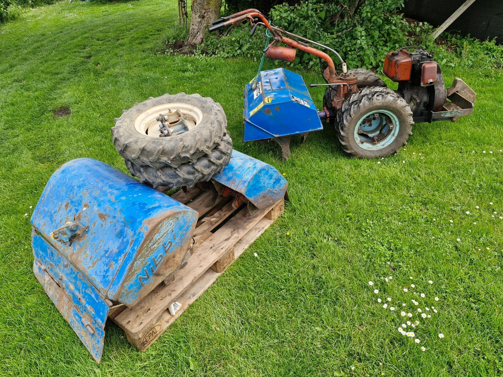 Nibbi Tuinfrees spitmachine, Ophalen, Gebruikt