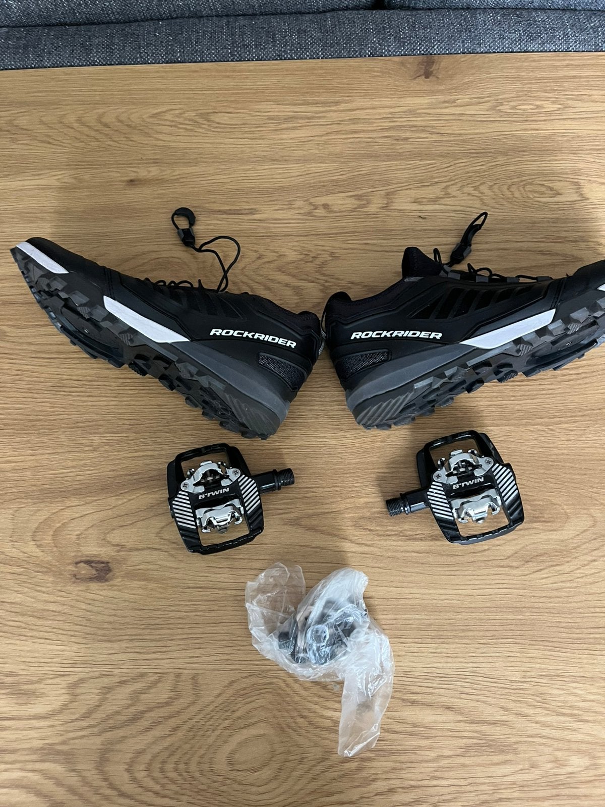 Rockrider fiets schoen maat 42 incl click pedalen, Ophalen of Verzenden, Zo goed als nieuw, Overige maten, Schoenen
