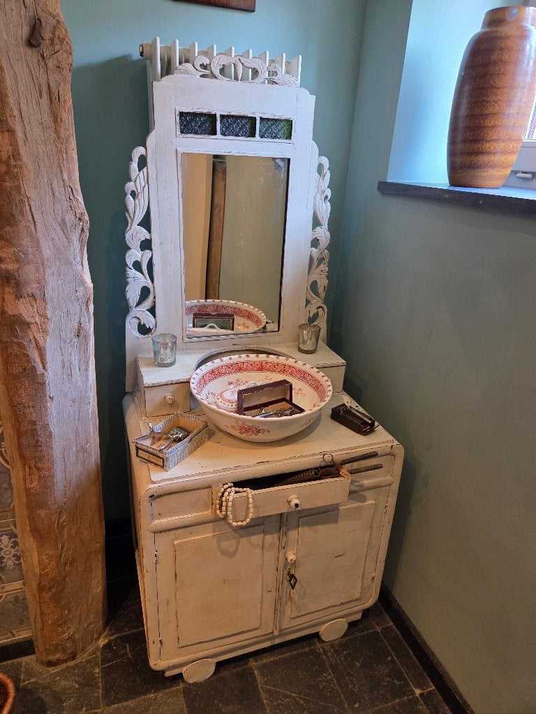 Brocante kastje, Ophalen