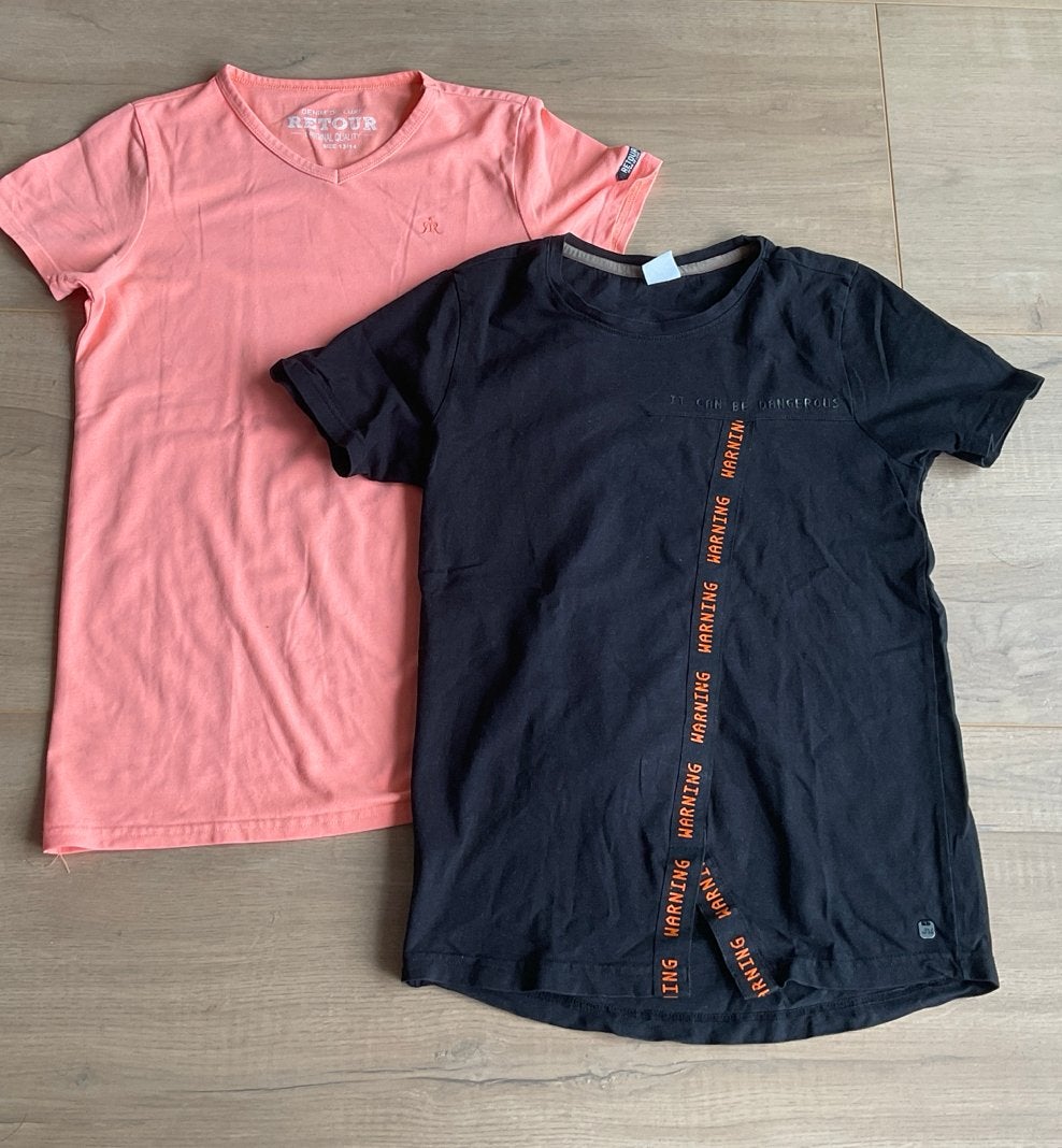 2 T-shirts: Zwart Jil en Mitch & Oranje Retour (Maat 158-164, Ophalen of Verzenden, Gebruikt, Jongen of Meisje, Shirt of Longsleeve