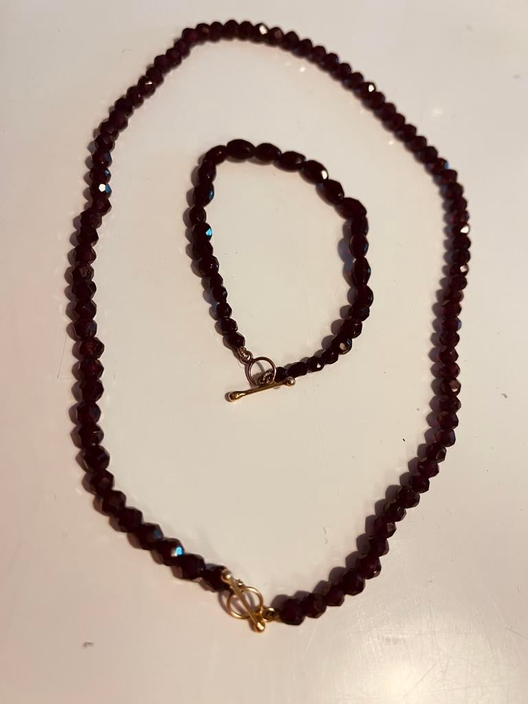Armband ketting kinderset granaat goud, Gebruikt, Ophalen of Verzenden, Met edelsteen, Rood