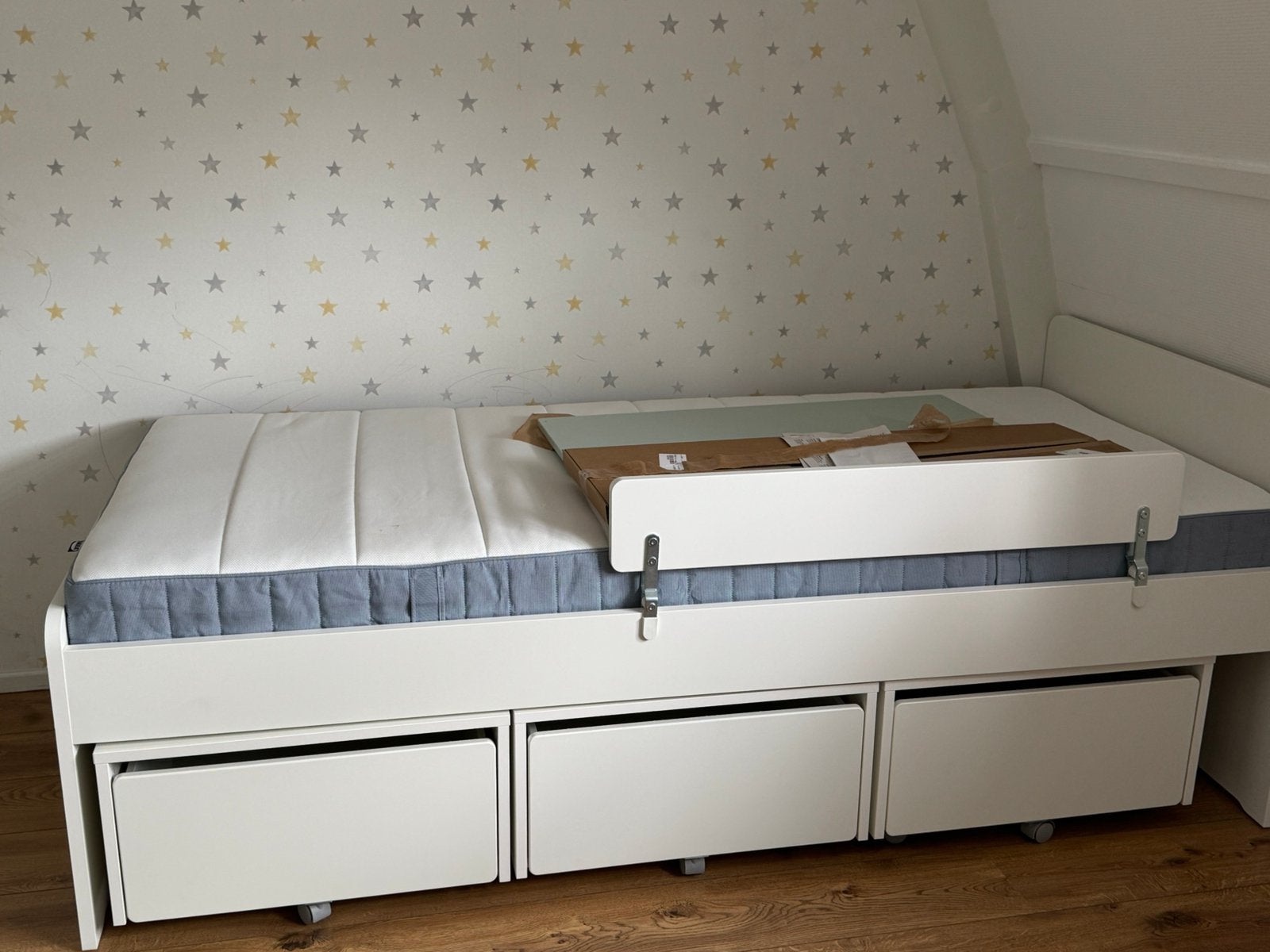 Ikea Slakt Nieuw eenpersoonsbed met lades, 90 cm, Eenpersoons, Wit, Nieuw