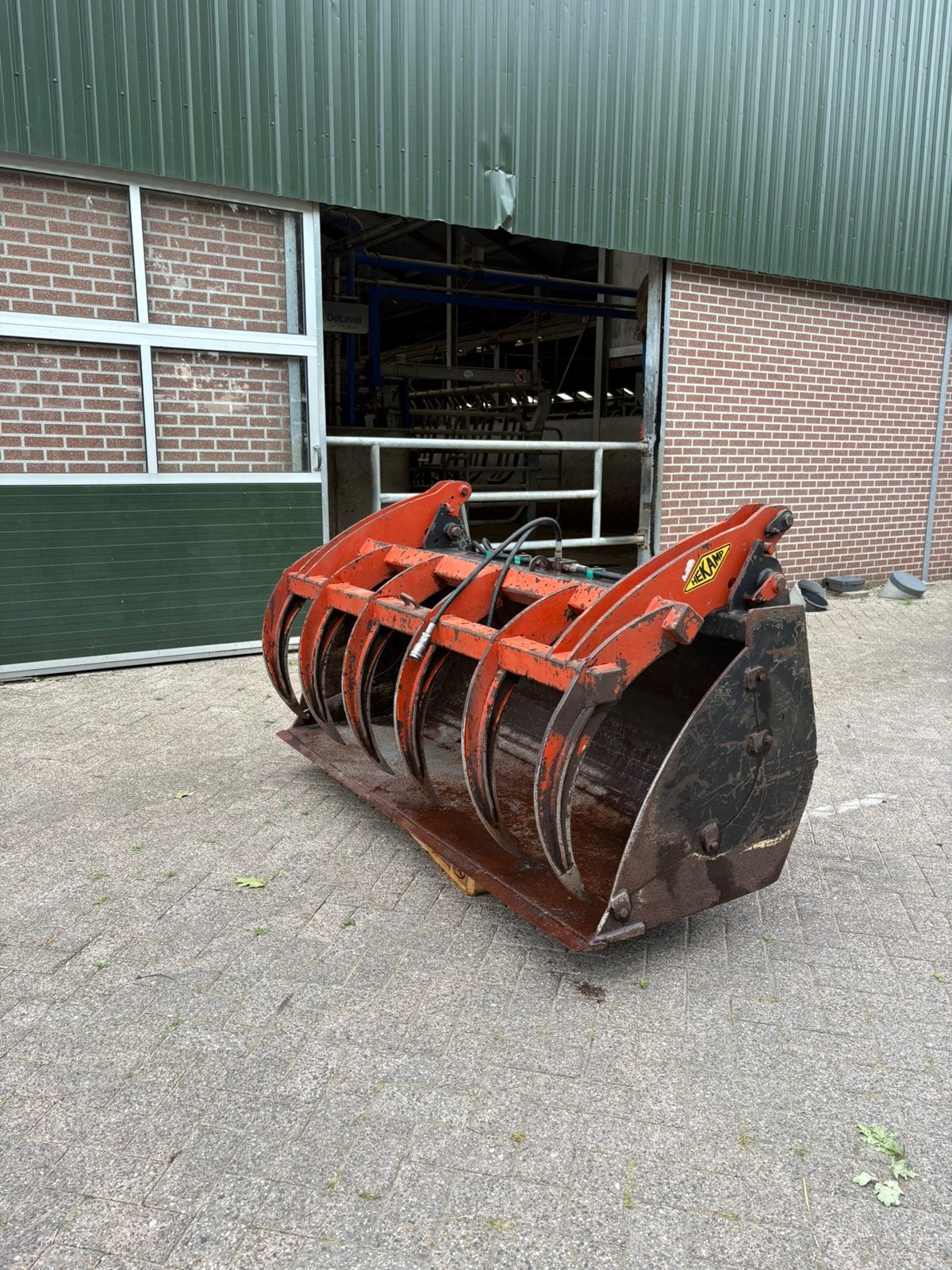 Hekamp 220 hoogkiepbak/pelikaanbak, Ophalen, Zo goed als nieuw