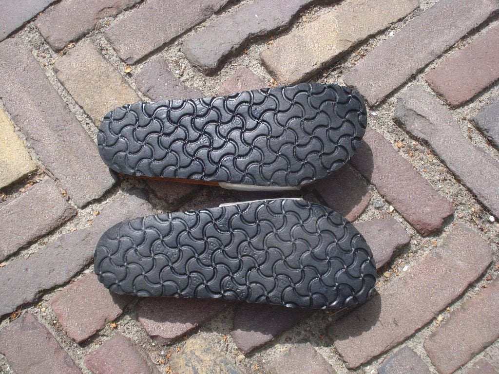 BIRKENSTOCK MADRID ZILVER 38 NU GRATIS VERZENDING PER POST, Slippers, Overige kleuren, Verzenden, Zo goed als nieuw