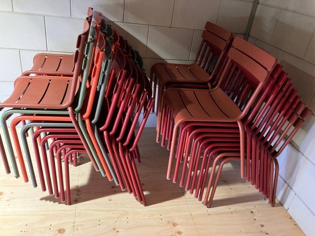 Grote partij Fermob stoelen (rood en groen), Ophalen, Gebruikt, Metaal, Stapelbaar