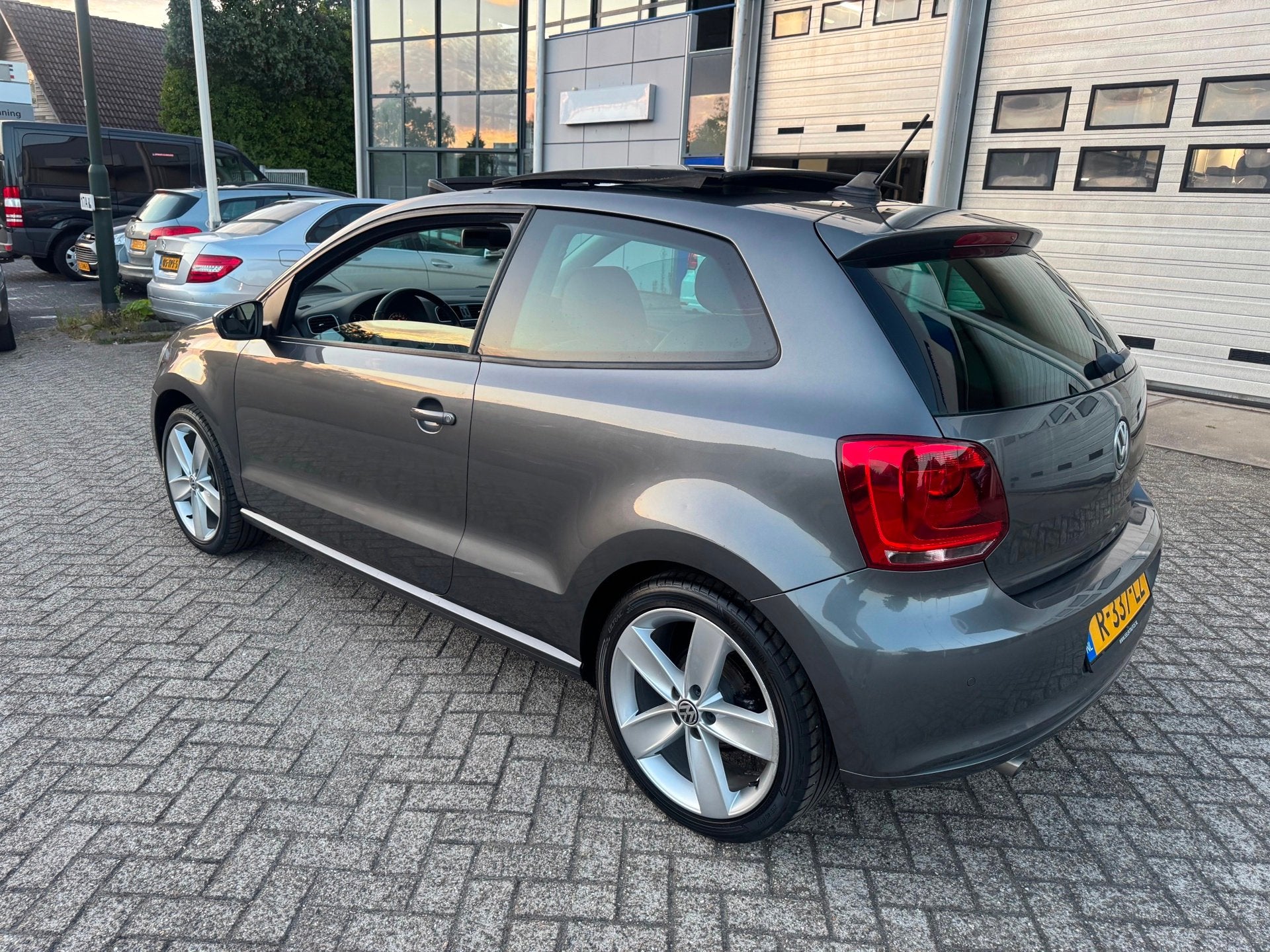 Volkswagen Polo 1.2 TSI Highline Clima, Panodak, Led, Leder, Voorwielaandrijving, Euro 5, 988 kg, Handgeschakeld