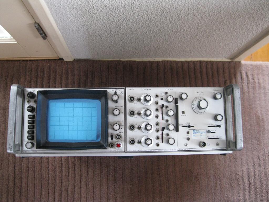 HP vier kanaals storage scope 1800 serie, Ophalen, Gebruikt, Elektriciteit