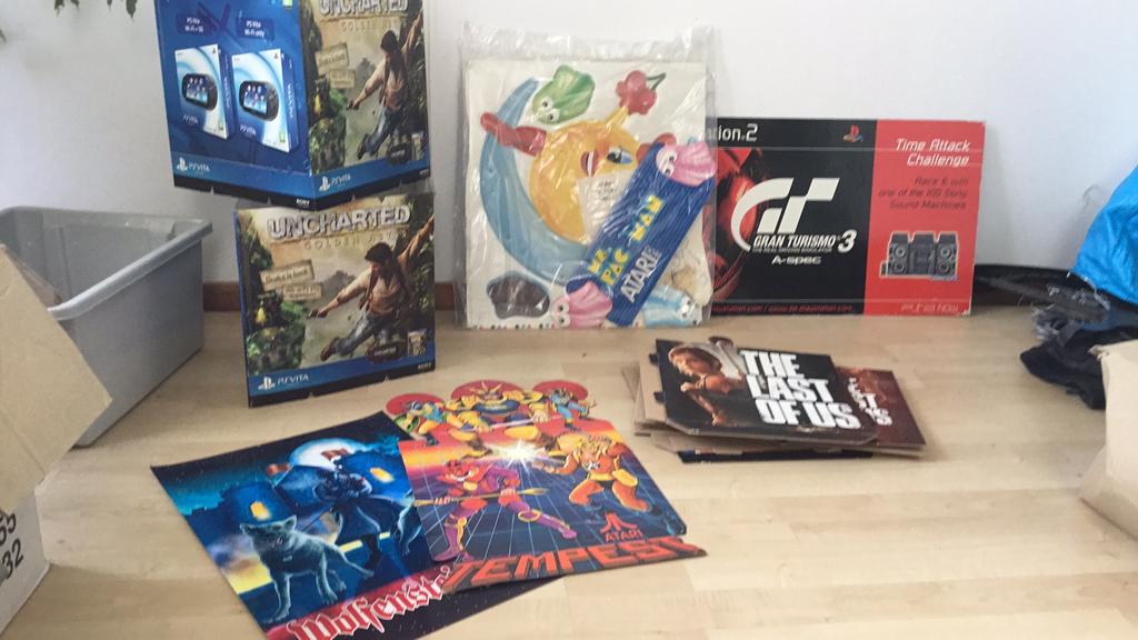 Videogame kiosk advertentie borden. Zeldzaam, Gebruikt, 1 speler, Vanaf 3 jaar, Ophalen