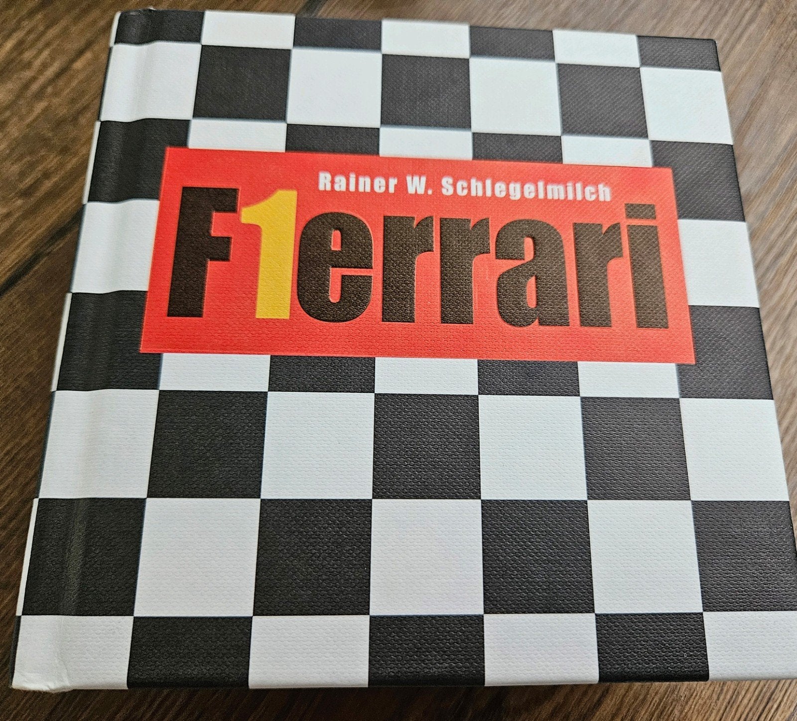 F1 Ferrari Boek - Rainer W. Schlegelmilch, Boeken, Ophalen of Verzenden, Zo goed als nieuw, Ferrari, Rainer W. Schlegelmilch