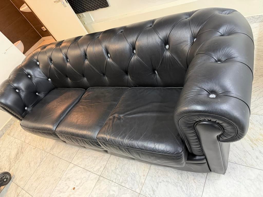 Zwarte Chesterfield 3-zitsbank van leer, Ophalen, Zo goed als nieuw