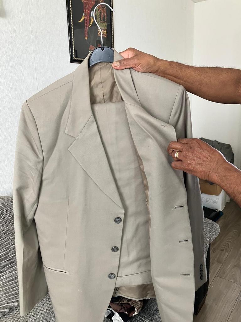 Diverse Heren Colberts en Pakken - Verschillende Maten, Kleding | Heren, Kostuums en Colberts, Ophalen of Verzenden, Zo goed als nieuw