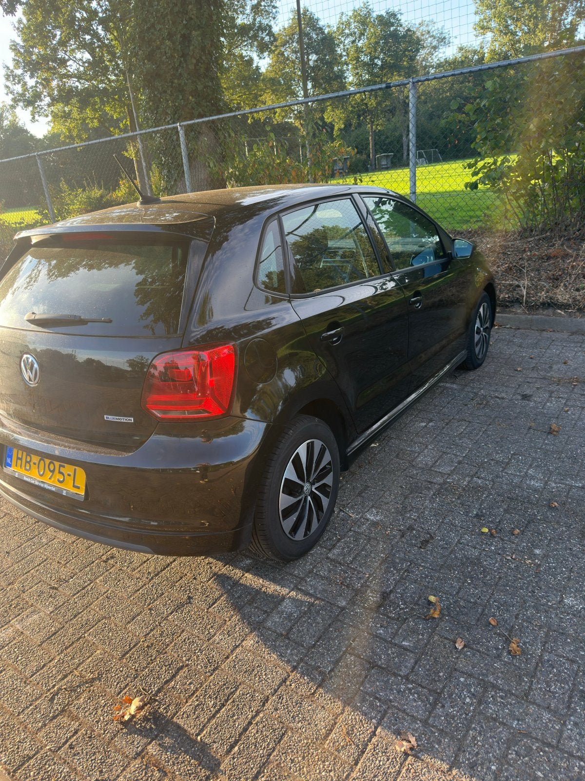 Sportieve en zuinige Volkswagen Polo 1.4 TDI BMT 2015 Zwart, Auto's, Voorwielaandrijving, 74 pk, 580 kg, Zwart