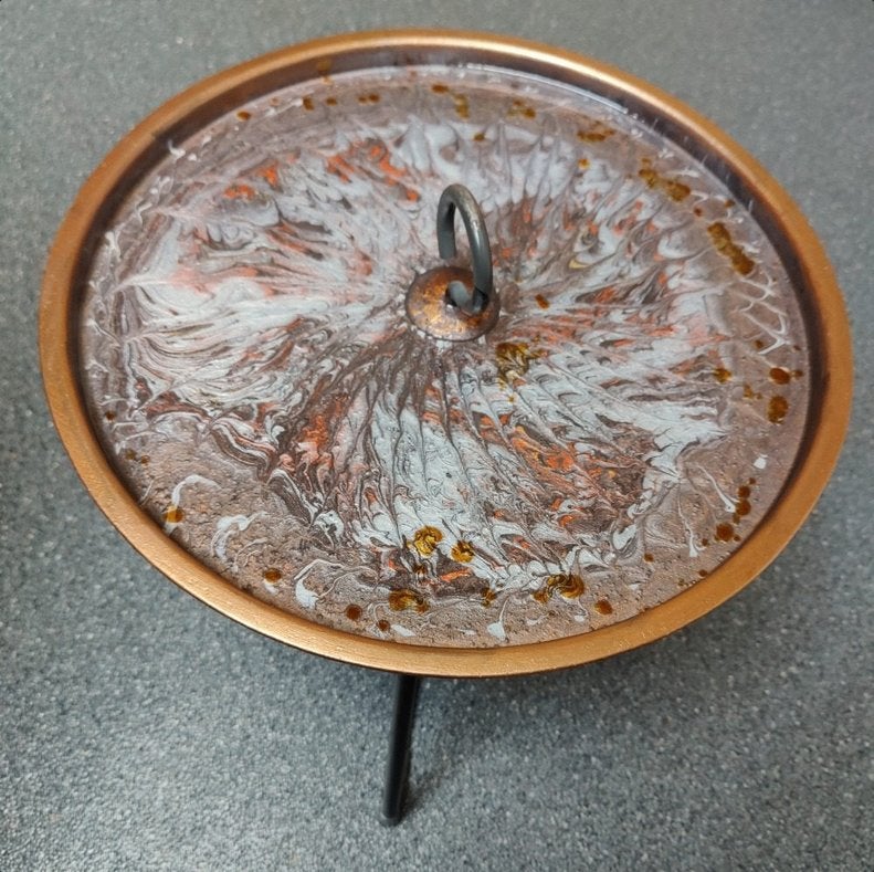 Bijzettafeltje met epoxy, Huis en Inrichting, Minder dan 55 cm, Metaal of Aluminium, Rond, Nieuw