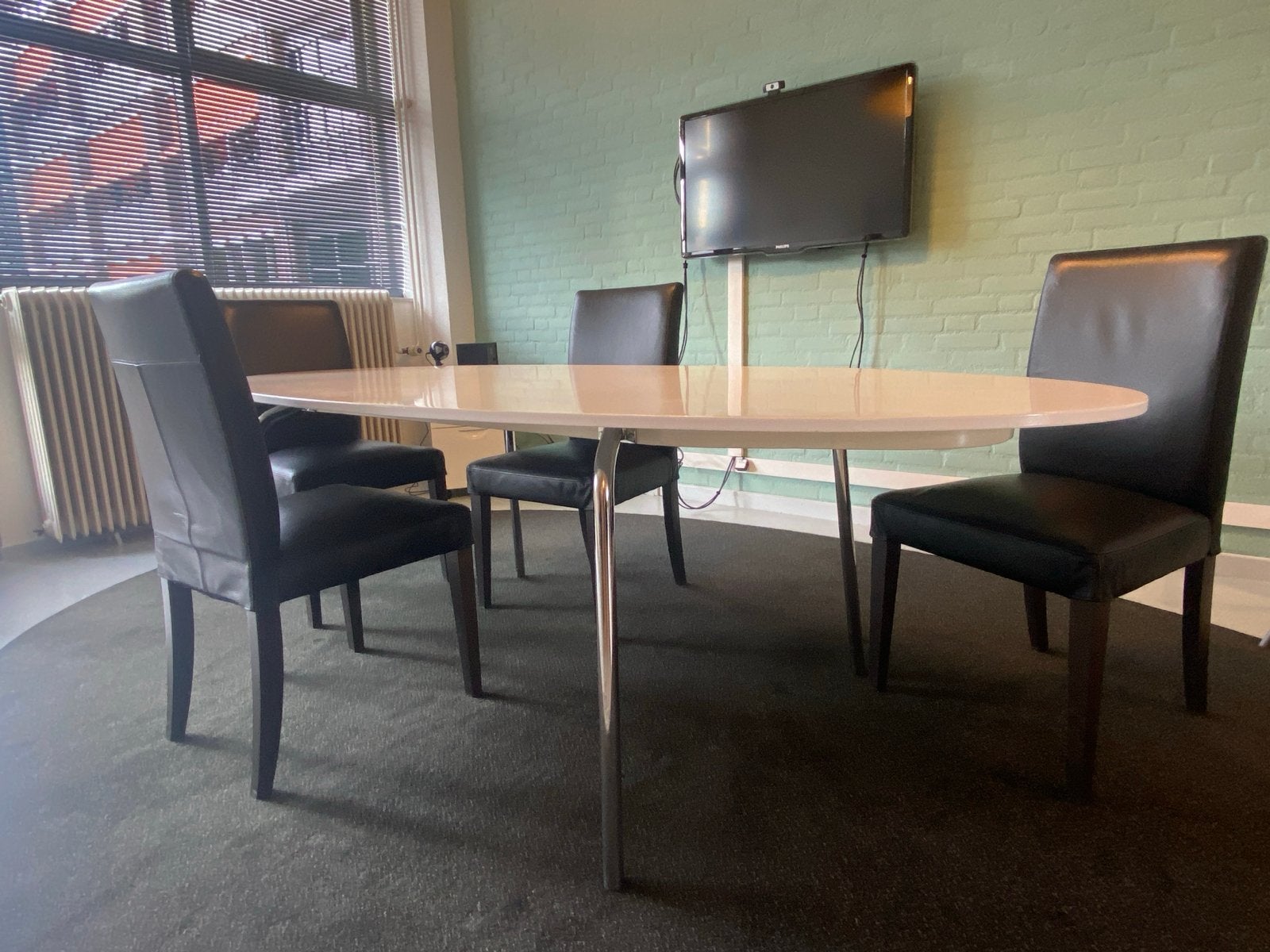 Ovale eettafel / vergadertafel - gebruikt - modern design, Ophalen, Gebruikt, 100 tot 150 cm, 200 cm of meer