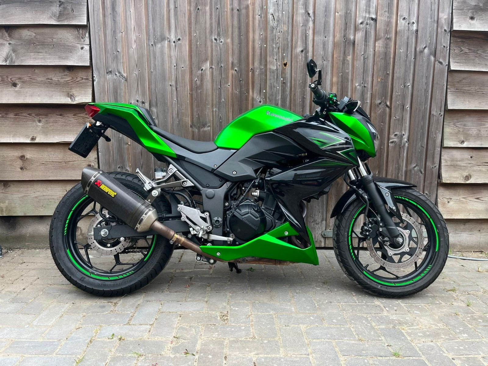 Kawasaki Z300 ABS - Groen/Zwart - Sportieve Naked Bike, Motoren, 2 cilinders, Minimaal motorrijbewijs A2, Handgeschakeld, 12 t/m 35 kW