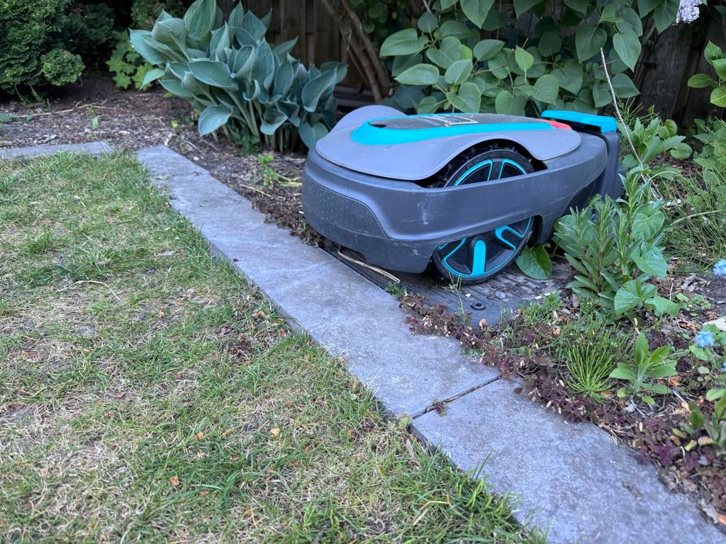 Gardena robot grasmaaier City 250 uit 2021, Tuin en Terras, Robotmaaiers, Ophalen, Gebruikt, 20 tot 25 cm