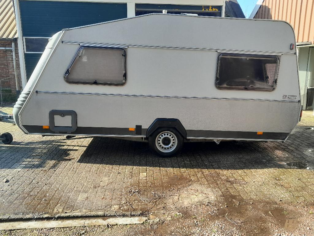caravan kip, Drie personen of meer