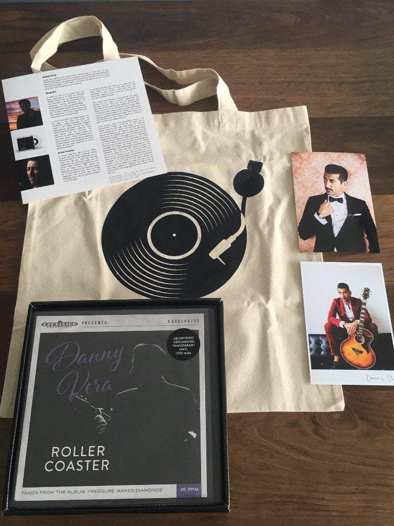 Vinyl Single Box Danny Vera RollerCoaster incl Fotos Totebag, Colored vinyl, 7 inch, Ophalen of Verzenden, Pop