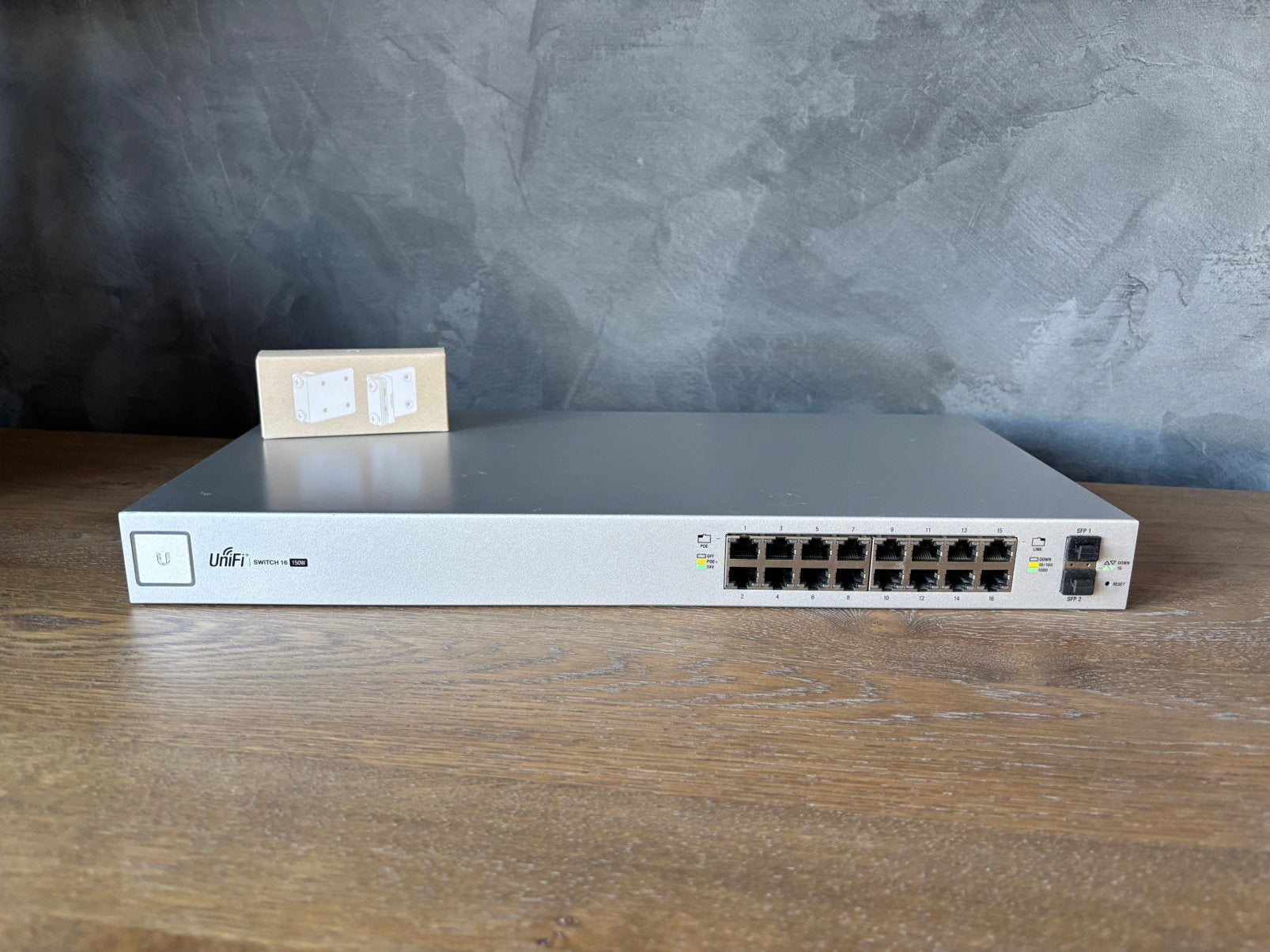 Ubiquiti Unifi 16 poorts 150W POE Switch (US-16-150W), Ophalen of Verzenden, Zo goed als nieuw