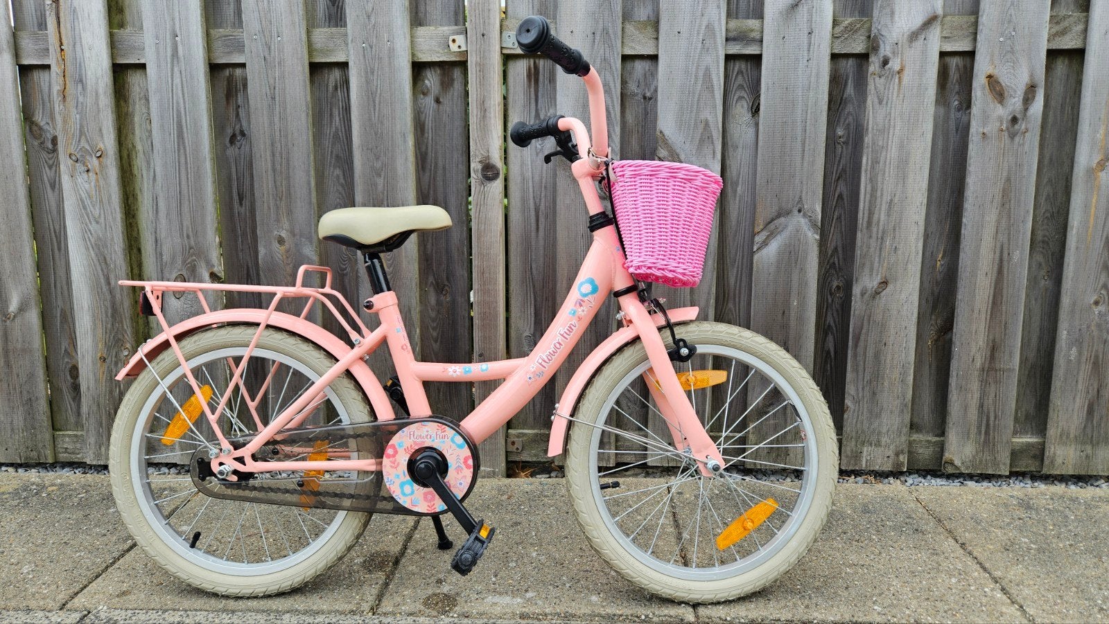 meisjes fiets 18 inch zeer nette staat 2025 nieuw gekocht, Fietsen en Brommers, Fietsen | Meisjes, Ophalen, Zo goed als nieuw