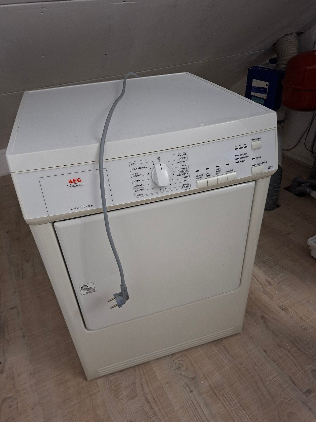 AEG Lavatherm T35740 Luchtafvoerdroger - 6 kg, Ophalen, 6 tot 8 kg, Gebruikt, Luchtafvoer