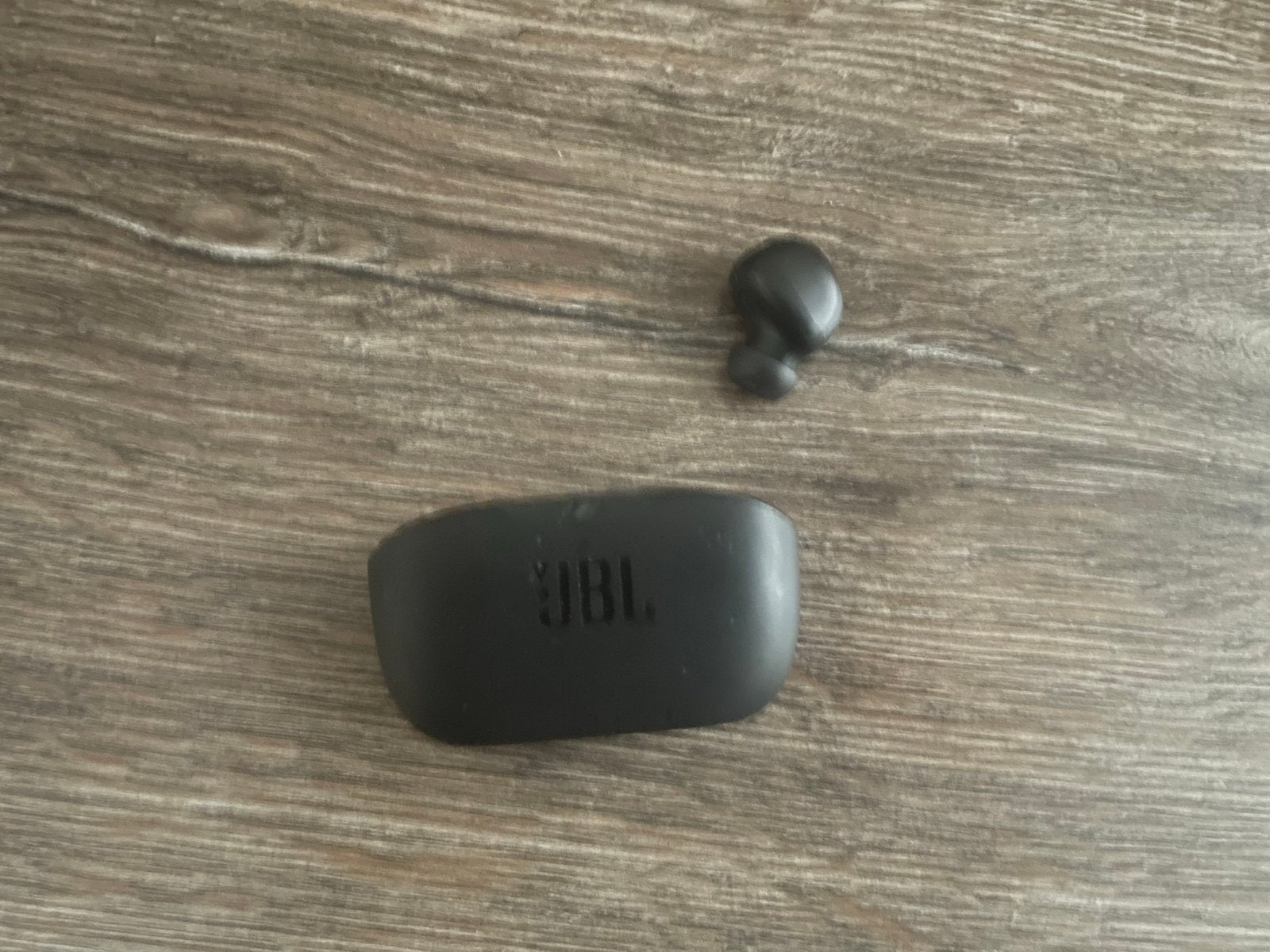 JBL In-ear oordopje (alleen 1) met oplaadcase, In-ear, Gebruikt, JBL, Ophalen of Verzenden