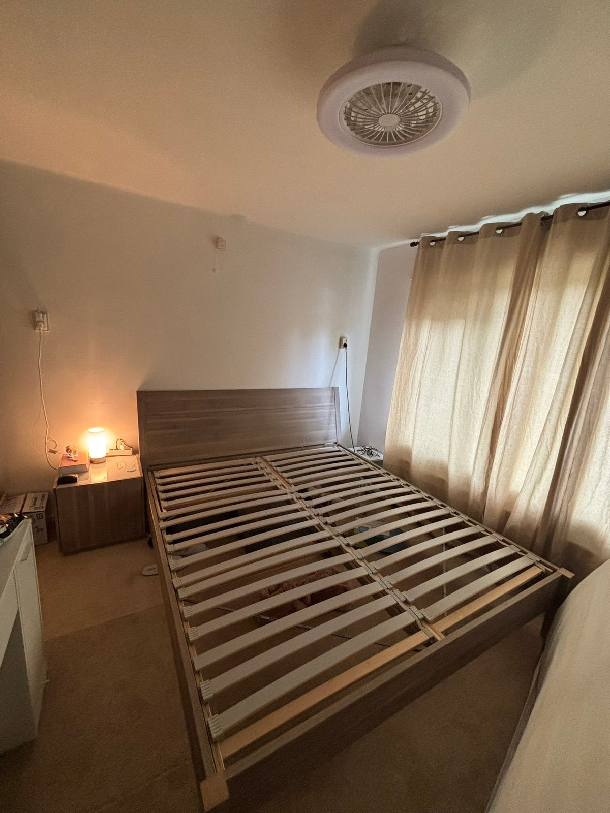 Bedframe met 2 bijpassende nachtkastjes, Ophalen, Gebruikt, Tweepersoons, 180 cm