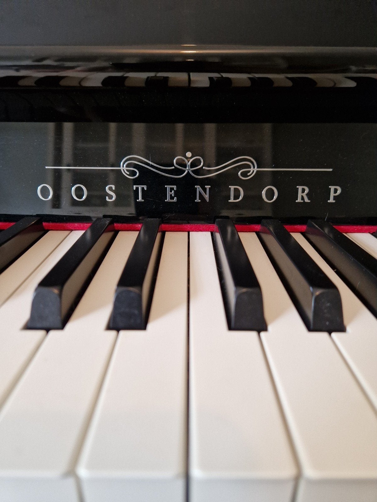 Oostendorp P1 Royal PE Chroom digitale piano – hoogglans zwa, Muziek en Instrumenten, Ophalen, Zo goed als nieuw, Zwart, Hoogglans