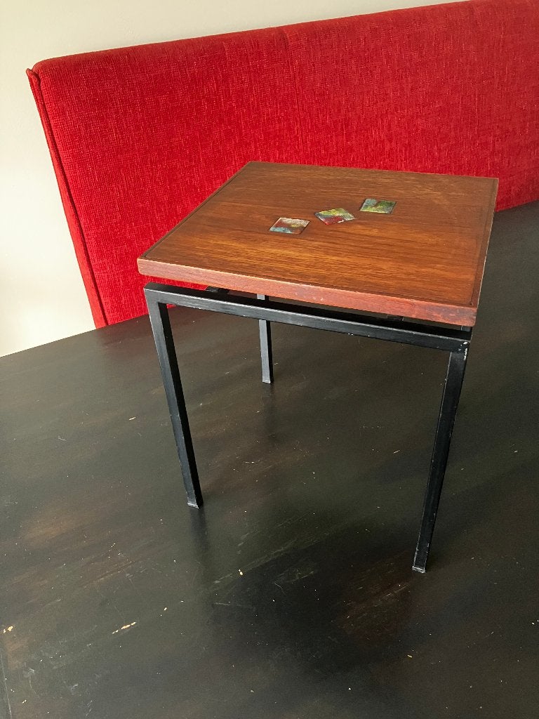 Vintage "Pastoe-achtig" bijzettafeltje met ornamenten, 45 tot 60 cm, Minder dan 55 cm, Gebruikt, Midcentury modern