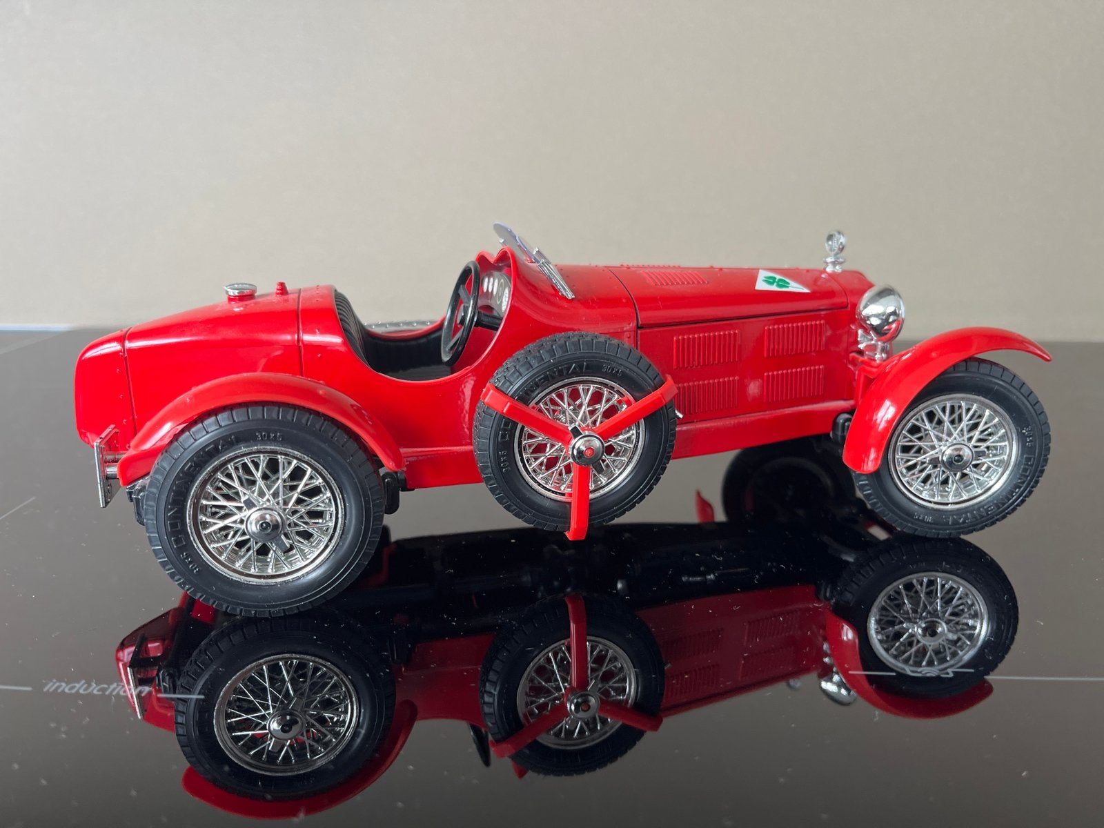 Alfa Romeo 8C 2300 Monza 1931 schaalmodel, Hobby en Vrije tijd, Ophalen of Verzenden, Zo goed als nieuw, Auto, Bburago