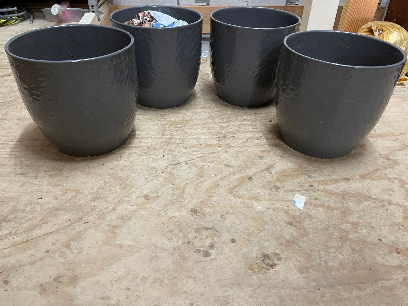 4 grote aardewerk bloempotten kleur Antraciet, Ophalen, 40 cm of meer, Rond, Zo goed als nieuw