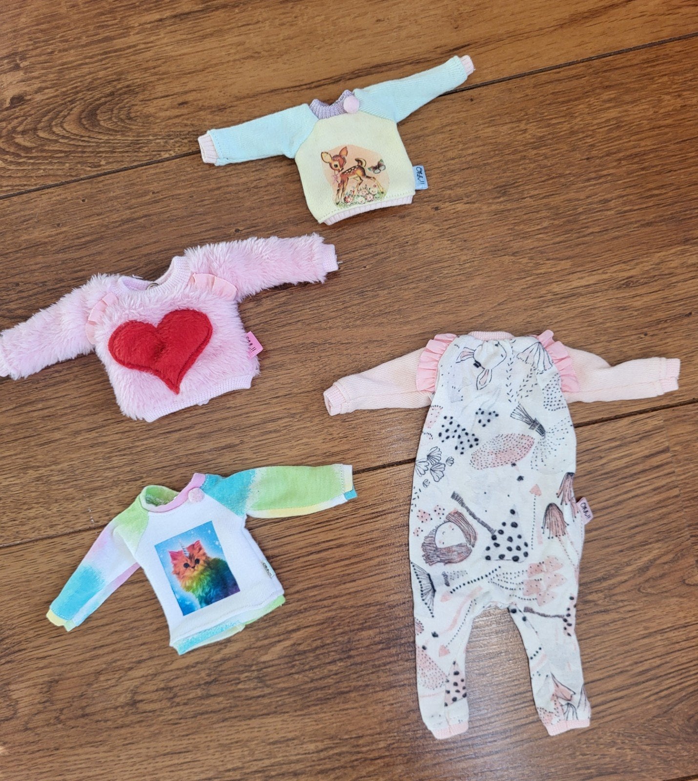 bjd blythe poppen, 4 dlg kleding pakket SANDRA OHH!!  IZGST., Verzamelen, Ophalen of Verzenden, Zo goed als nieuw, Kleertjes