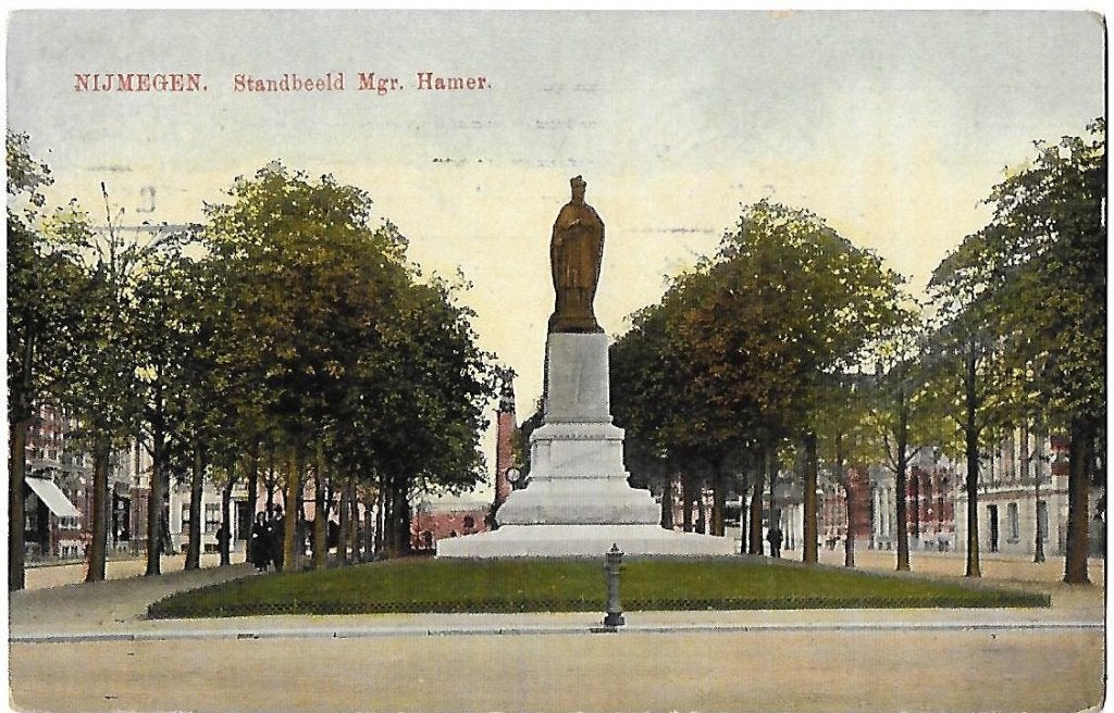 Nijmegen Standbeeld Mgr Hamer Oude Ansichtkaart ( B300), Verzamelen, Ansichtkaarten | Nederland, Ophalen of Verzenden, 1940 tot 1960