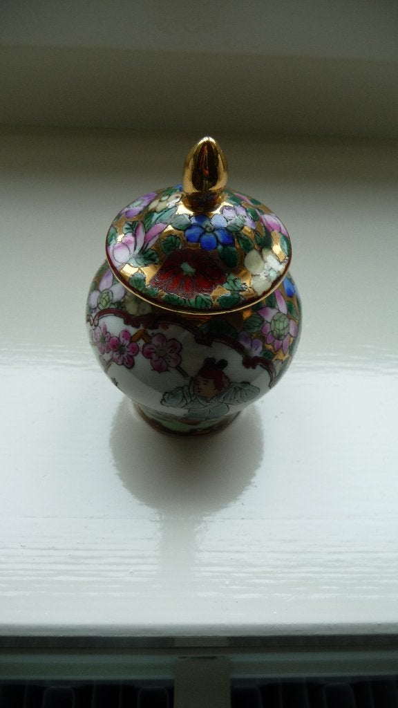 Decoratieve Chinese porseleinen pot met deksel, Antiek en Kunst, Ophalen of Verzenden