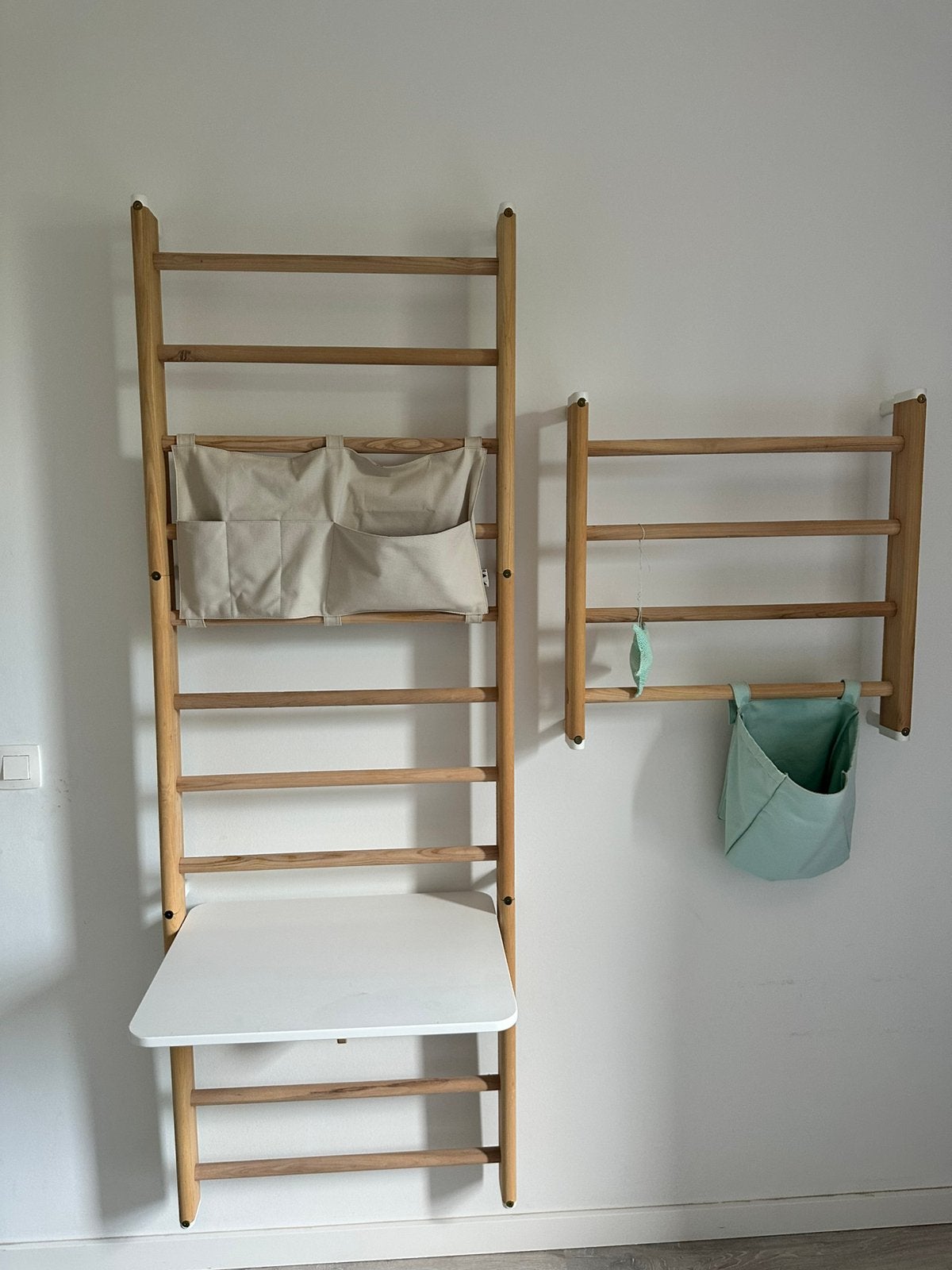 Wandrek met bureaublad, Ophalen, Gebruikt, Hout, Kinderbureau
