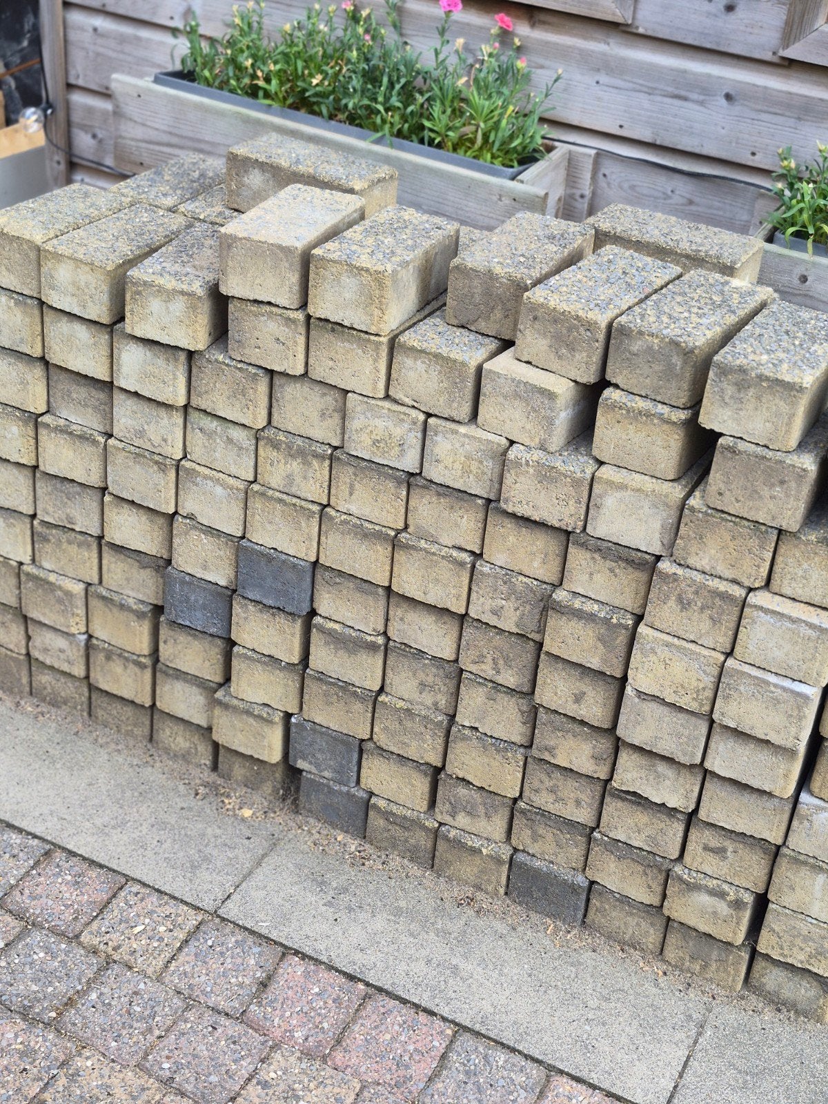 GRATIS Ca. 5,5/6 vierkante meter aan klinkers, Tuin en Terras, Ophalen, Beton, Klinkers