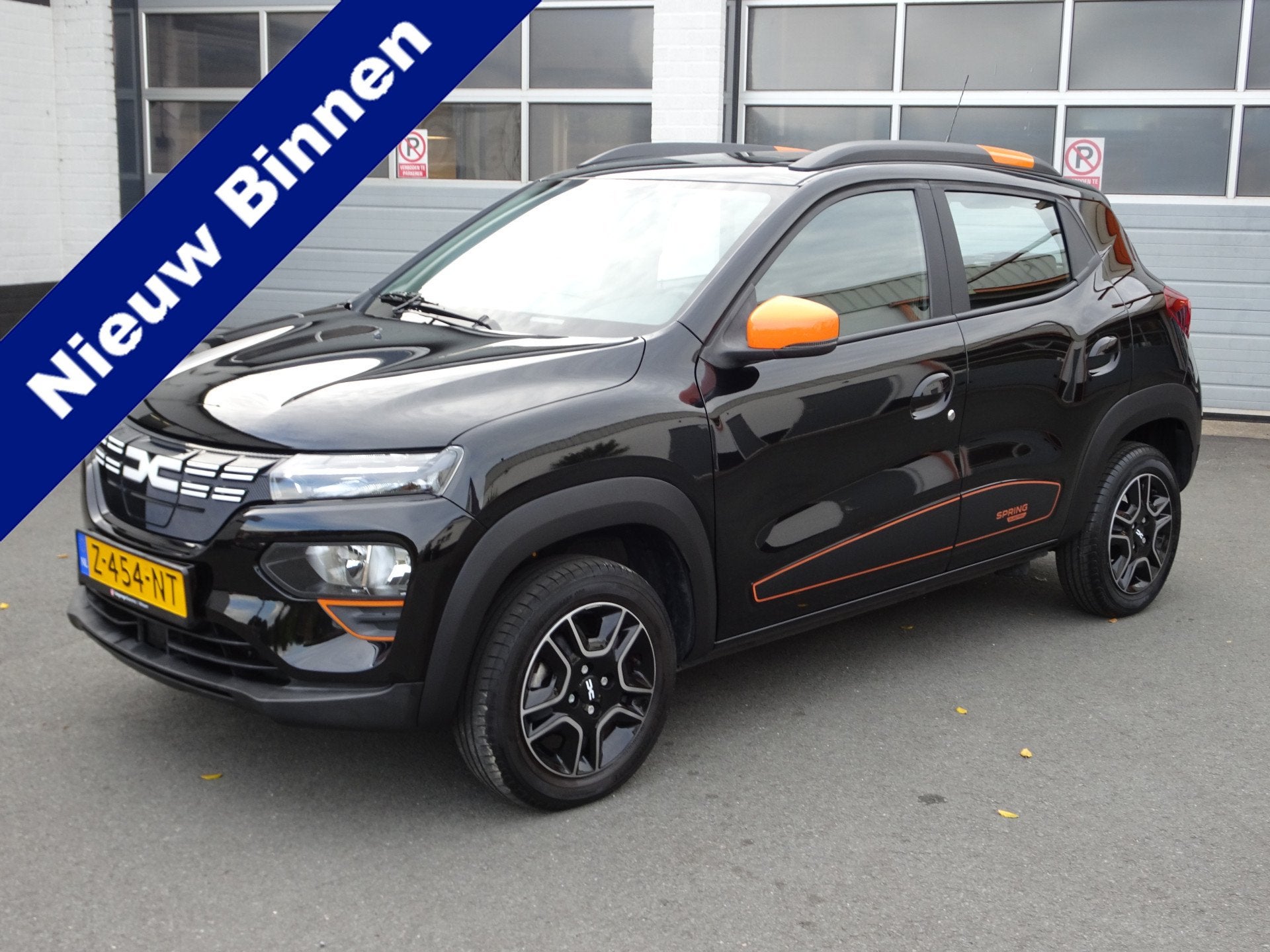 Dacia Spring Expression 27 kWh Airco, cruise controle, navig, Auto's, Zwart, Grijs, Te koop, Hatchback