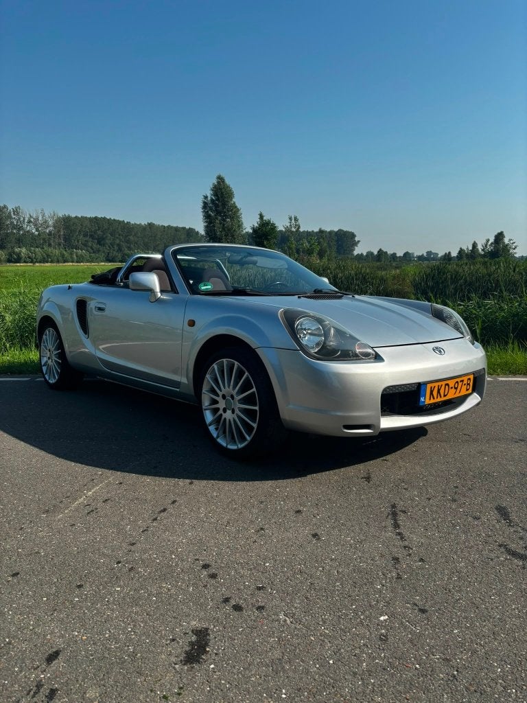 Toyota MR2 1.8 16V 2000 Grijs, Cabriolet, 14 km/l, Handgeschakeld, Euro 4