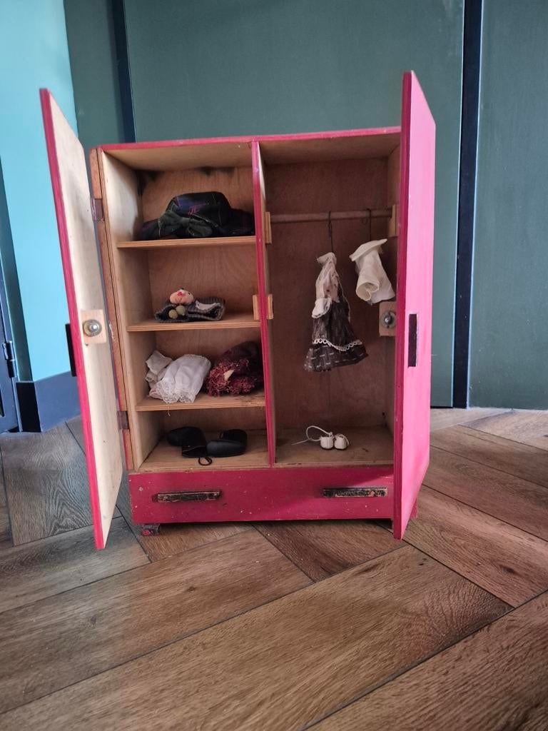 Rode poppenkast met lade, Ophalen of Verzenden