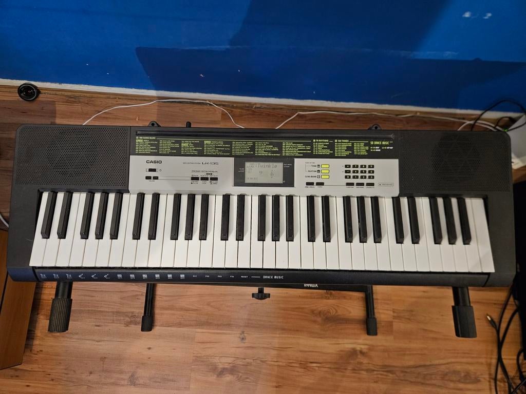 Casio LK-135 Keyboard - Goede staat, Muziek en Instrumenten, Keyboards, Ophalen, Casio, 61 toetsen, Zo goed als nieuw