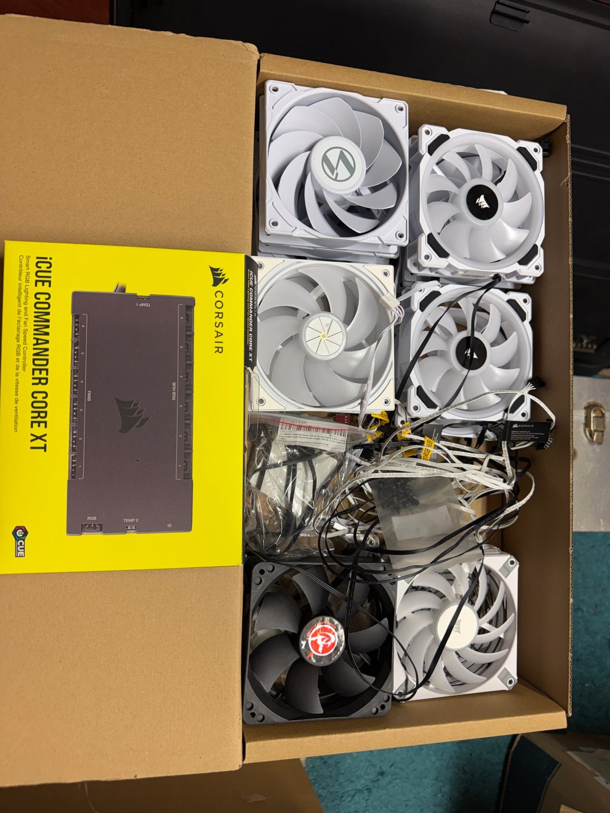 Corsair & Lian Li Fans + Controllers (Nieuw & Gebruikt), Computers en Software, Ophalen of Verzenden, Zo goed als nieuw, Luchtkoeling