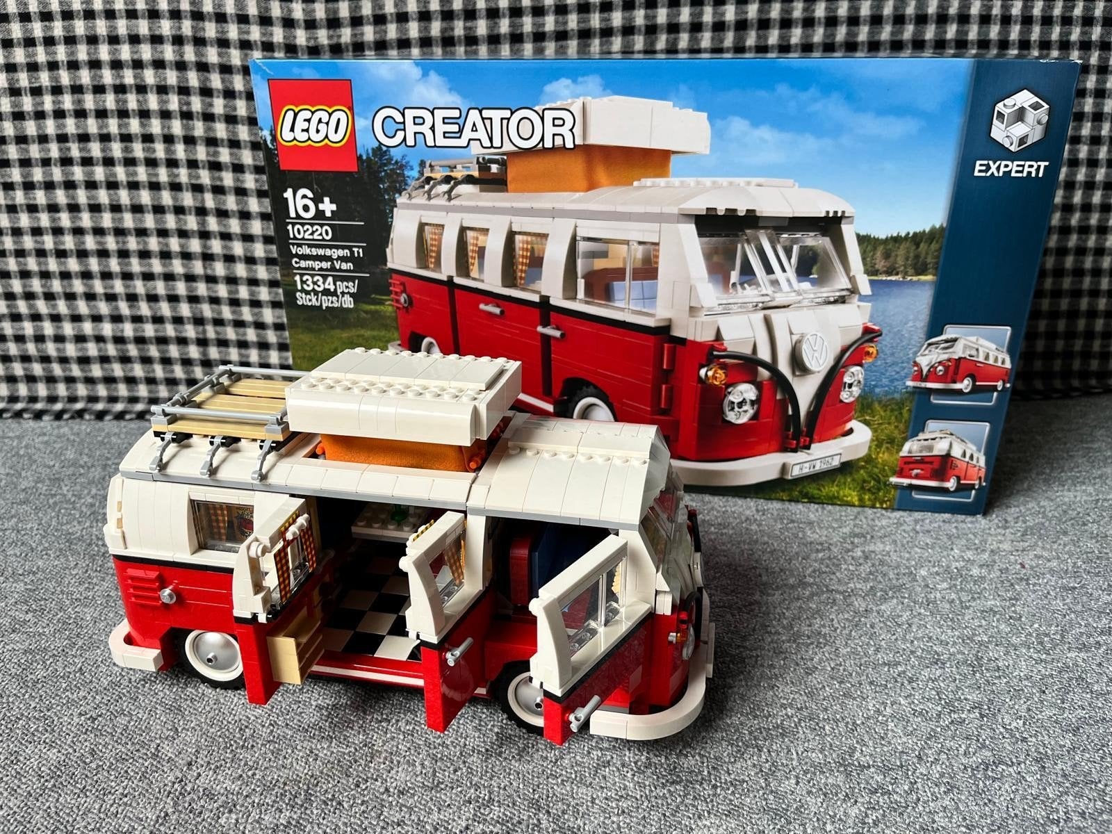 LEGO Creator Expert 10220 Volkswagen T1 Camperbus, Ophalen of Verzenden, Zo goed als nieuw