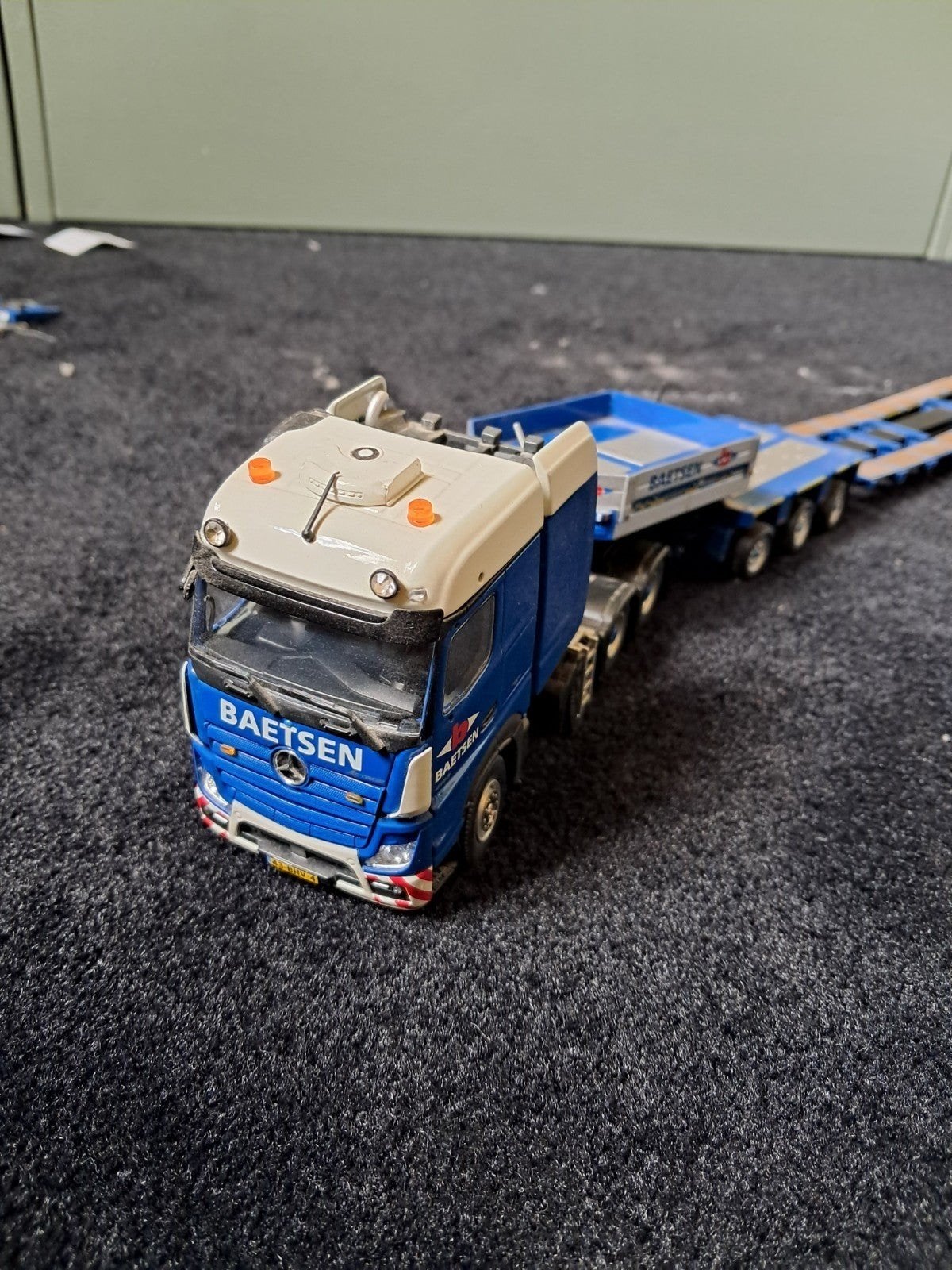 Baetsen vrachtwagen met dieplader model, Hobby en Vrije tijd, Modelauto's | 1:50, Zo goed als nieuw, Overige merken, Ophalen