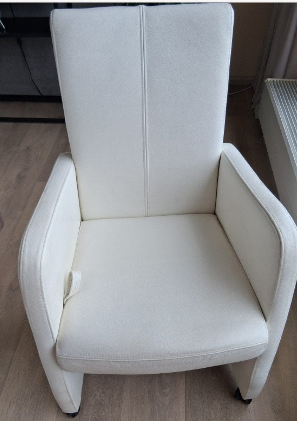 Riva 6 witte leren eettafel stoel beweegbare rugl, wieltjes, Ophalen, Zo goed als nieuw, Modern, 50 tot 75 cm