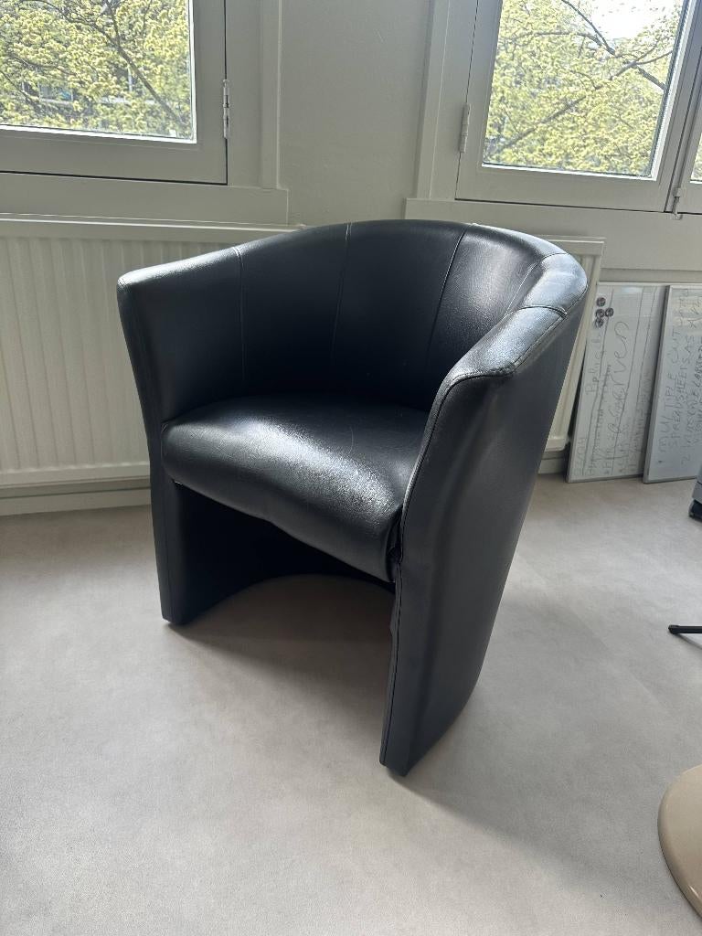 Black Leather Tub Armchair, Ophalen, Overige materialen, Minder dan 75 cm, Zo goed als nieuw