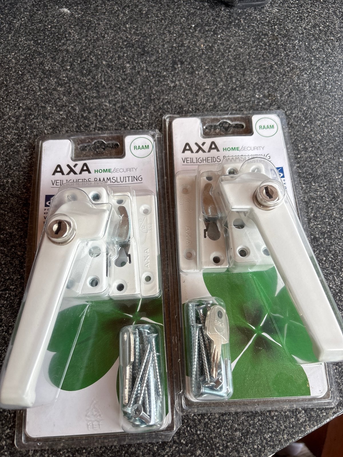 AXA Veiligheids Raamsluiting - Nieuw in verpakking, Ophalen of Verzenden, Nieuw, Overige materialen, Schuif of Grendel