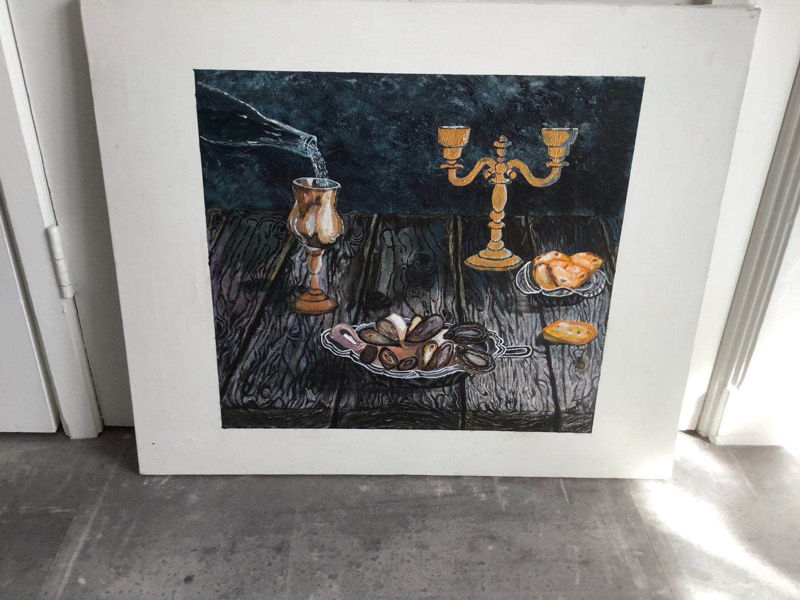Stilleven met fles, glas, kandelaar en schelpen, Doek, Stilleven, Ophalen of Verzenden, Handgeschilderd