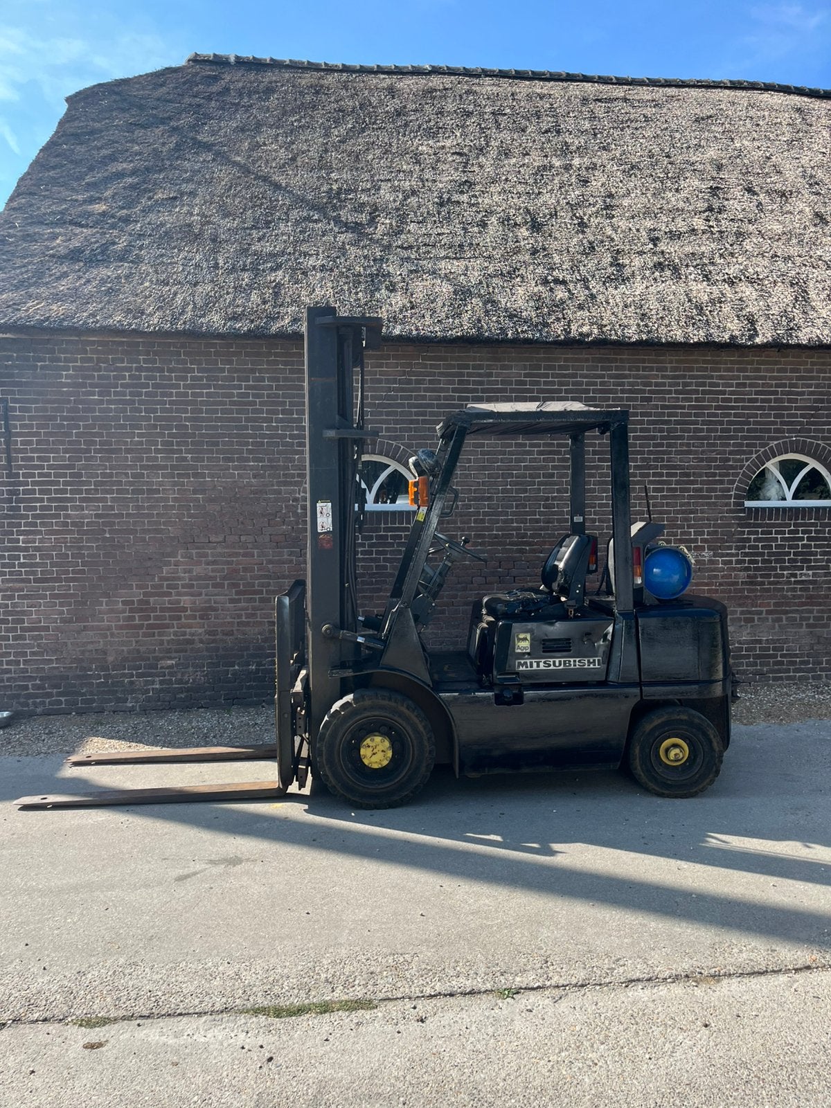 Mitsubishi f25 2500kg triplex 6m freelift sideshift lpg top, 2000 tot 3000 kg, Ophalen of Verzenden, LPG, Heftruck