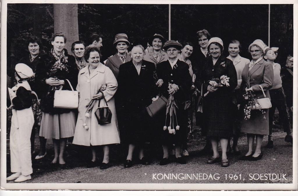 716H fotokaart Soestdijk Koninginnedag 1961, Ophalen of Verzenden, 1960 tot 1980, Ongelopen, Utrecht