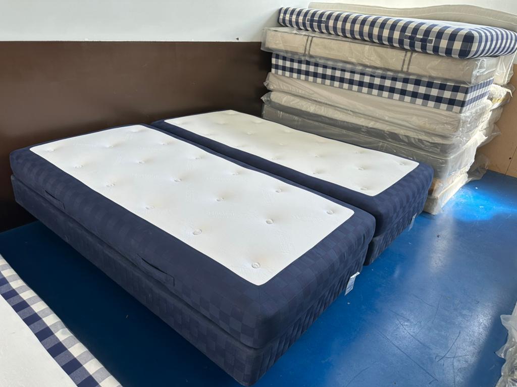 Gebruikte Hästens Boxspring 210x210 met fırm en medium matra, Ophalen of Verzenden